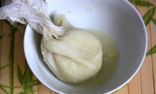 Zwiebelsaft zur Reinigung des Körpers von Parasiten.