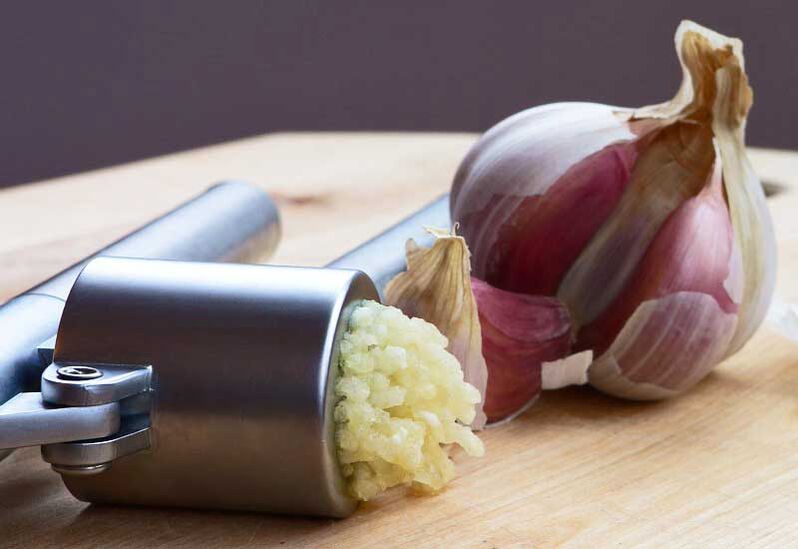 Knoblauch, um Würmer zu entfernen